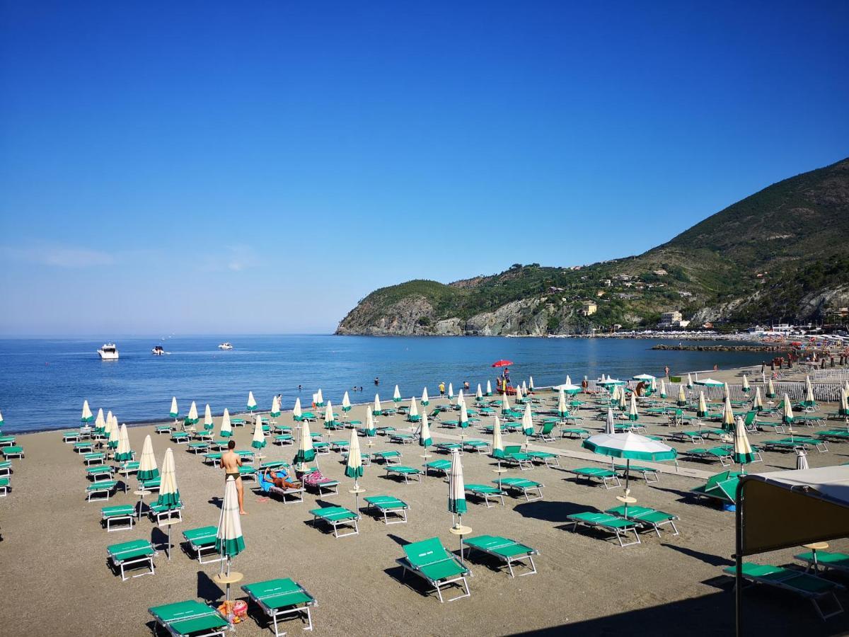 Elegant And Sea View Excelsior Apartment Levanto Esterno foto