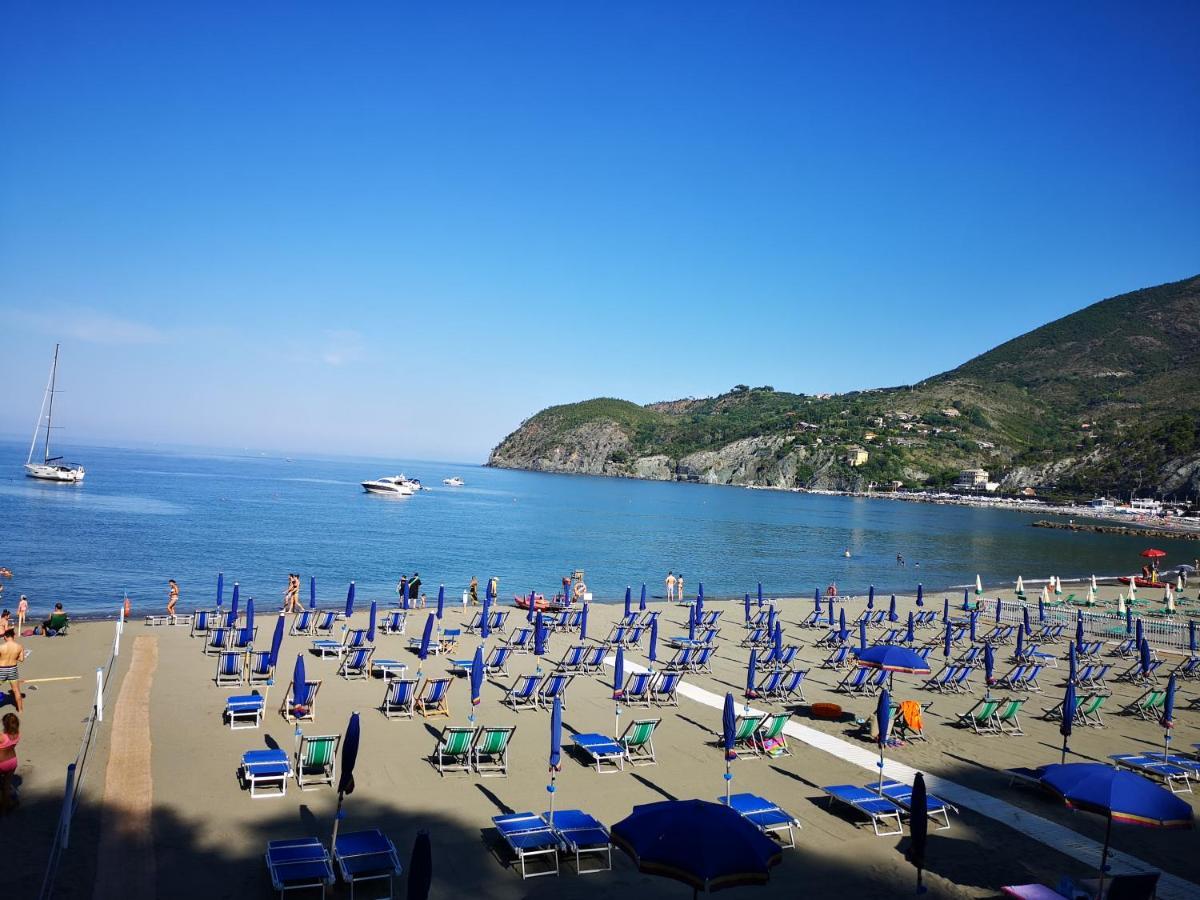 Elegant And Sea View Excelsior Apartment Levanto Esterno foto