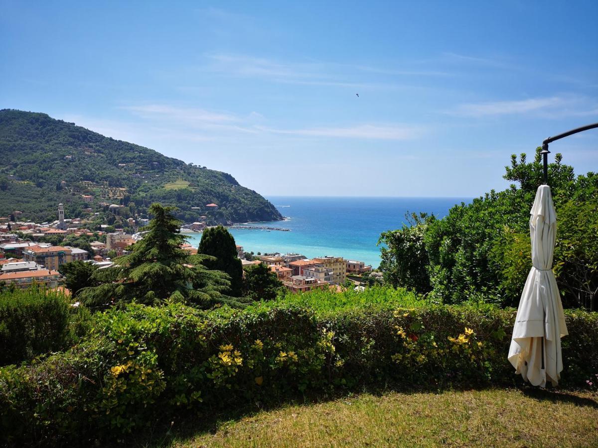 Elegant And Sea View Excelsior Apartment Levanto Esterno foto
