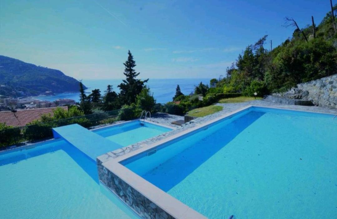 Elegant And Sea View Excelsior Apartment Levanto Esterno foto