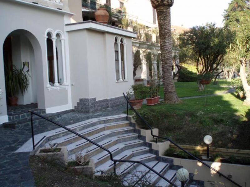 Elegant And Sea View Excelsior Apartment Levanto Esterno foto